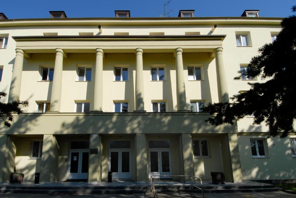 Tauferovy Koleje Hostel Brno Exterior photo